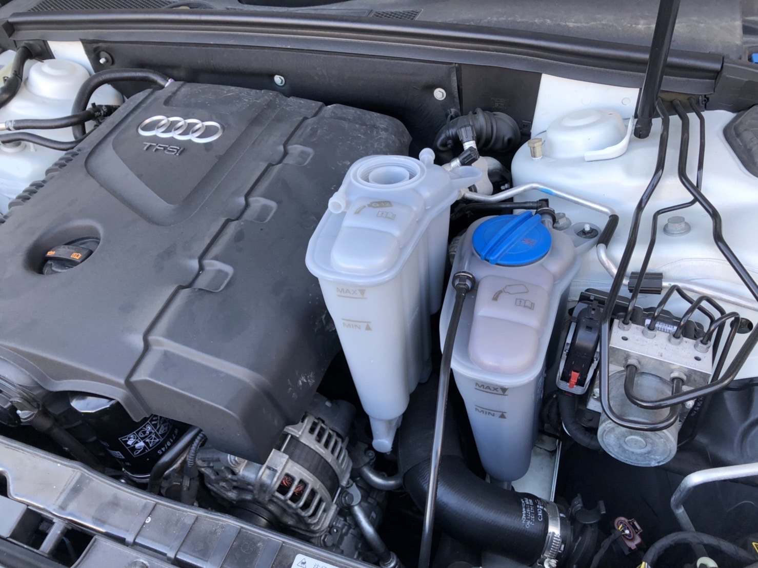 アウディA4 クーラントレベル異常！！ 欧州車の修理・整備ならエアフォルシェ